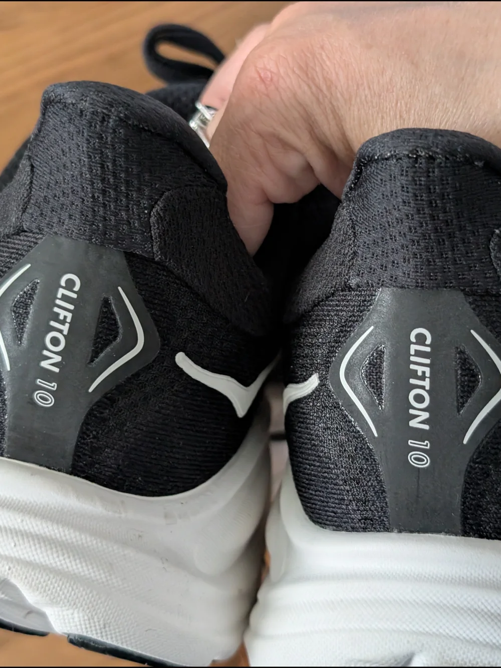 HOKA Clifton 10